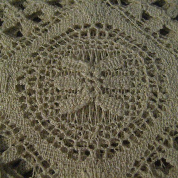 🛍 Victorian Memories Crochet Nottingham Lace Doilies - Picture 4 of 6